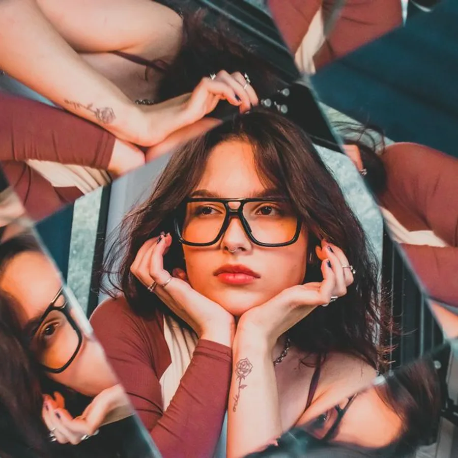 Ayna